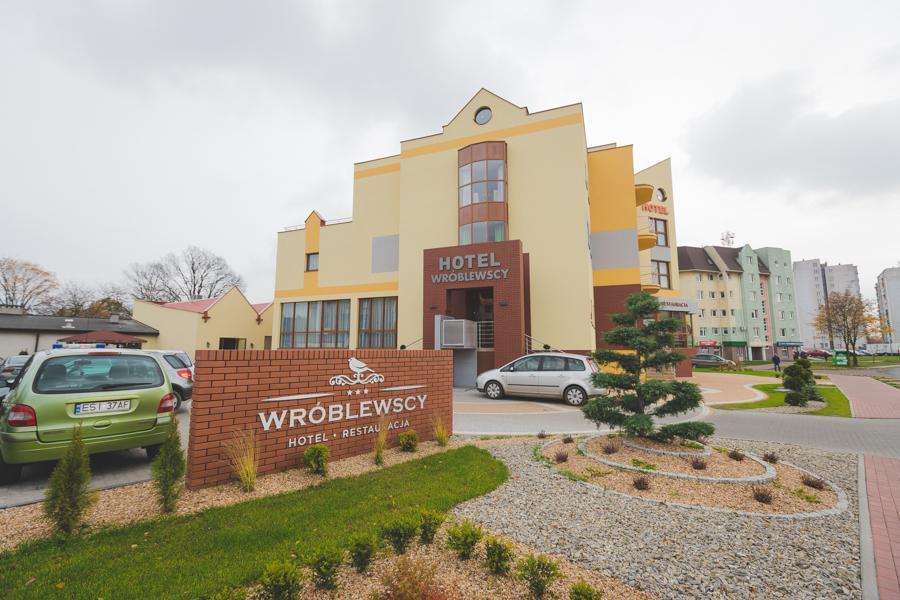 Hotel Wroblewscy Серадз Экстерьер фото